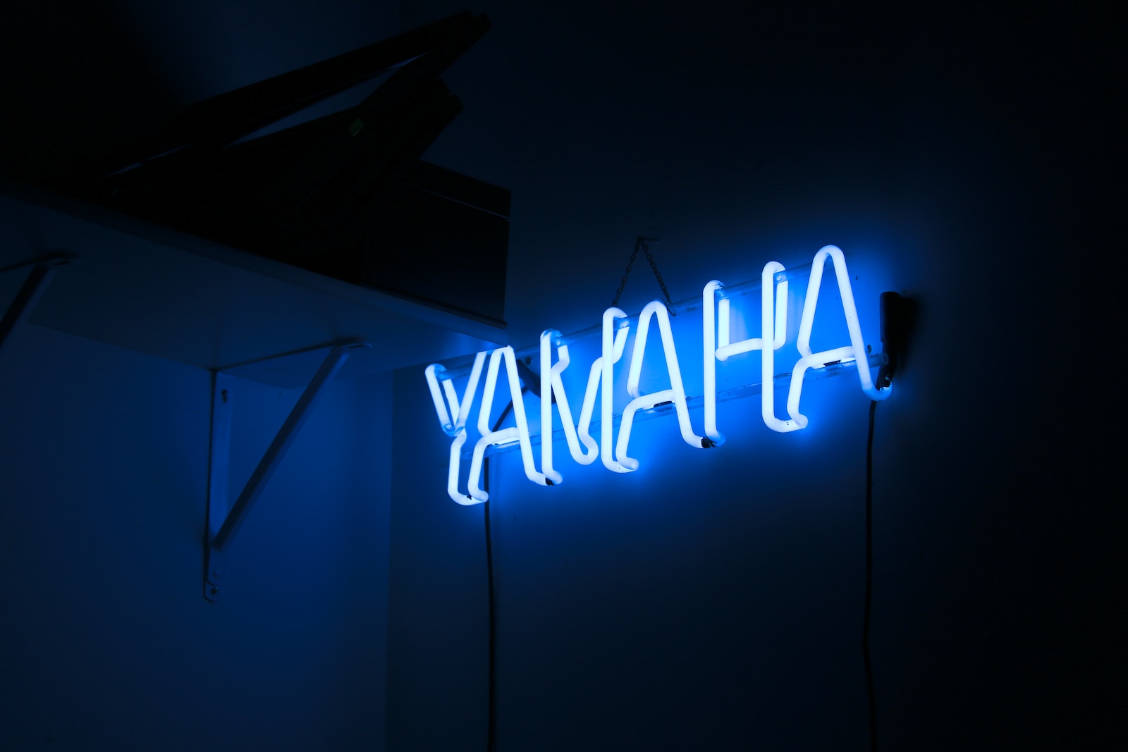 Yamaha neon light signage in the dark