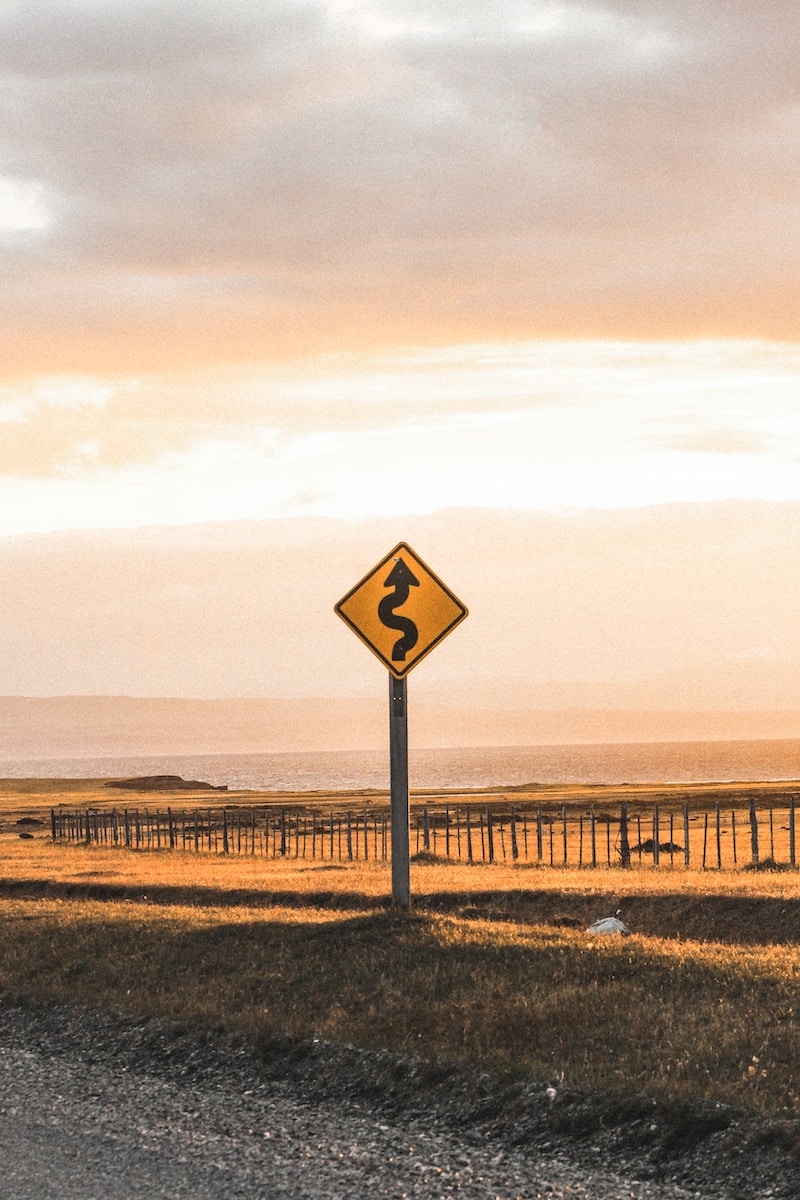 road sign during daytime